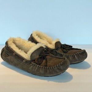 UGG Dakota Brown women’s Moccasin Slippers 7